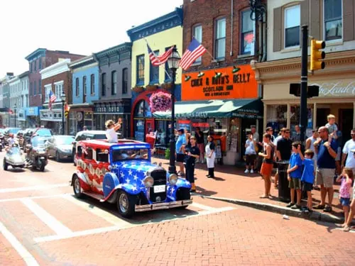Faces of Valor USA leading Sgt. Eric Edmundson in the side car with his dad and the rest of the ride following up historic Main St. Annapolis.