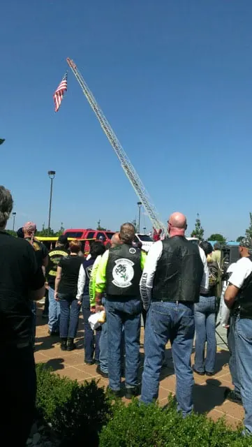 Faces of Valor USA starts off every event with the Pledge to the Flag.